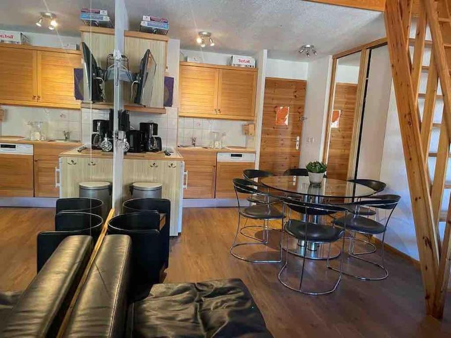 Central 3 Bedroom Chalet With Balcony Val d'Isere Bagian luar foto