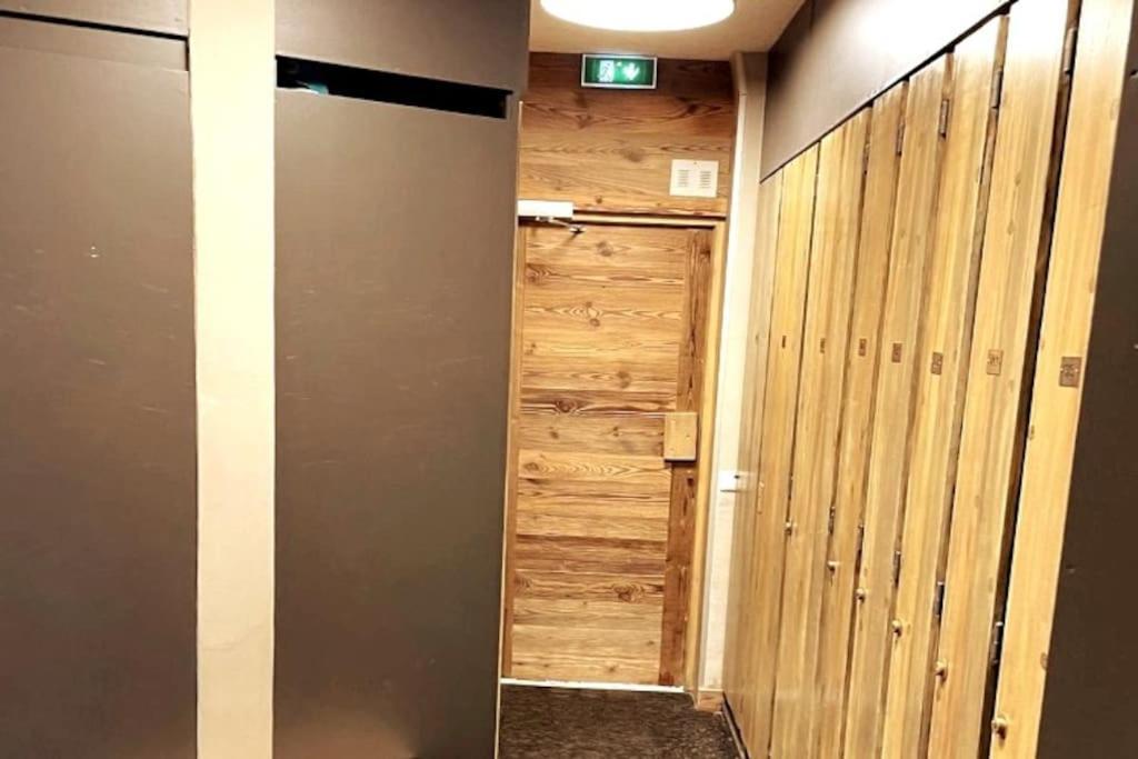 Central 3 Bedroom Chalet With Balcony Val d'Isere Bagian luar foto