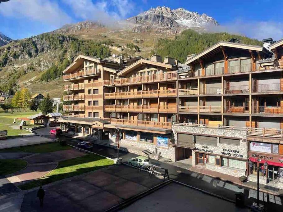 Central 3 Bedroom Chalet With Balcony Val d'Isere Bagian luar foto