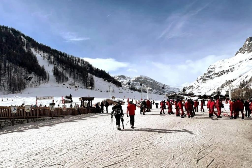 Central 3 Bedroom Chalet With Balcony Val d'Isere Bagian luar foto